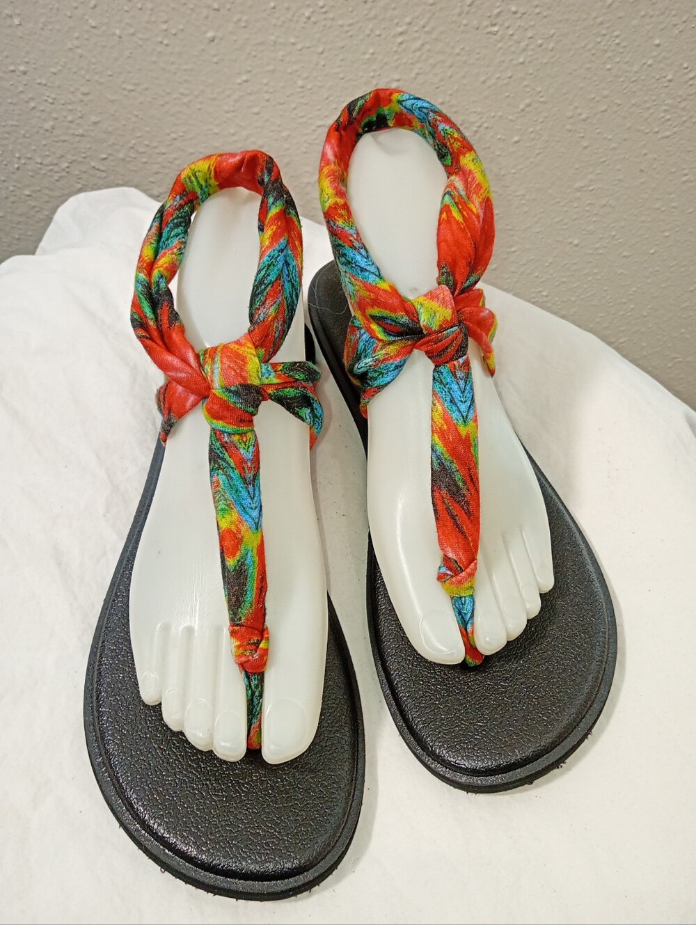Women’s Sanuk Bulk 2 Pair Multicolor Tie & Black White Stripe Sandals sz 8